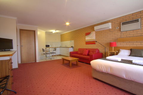 Blue Whale Motor Inn & Apartments - New Castle Tourism 17