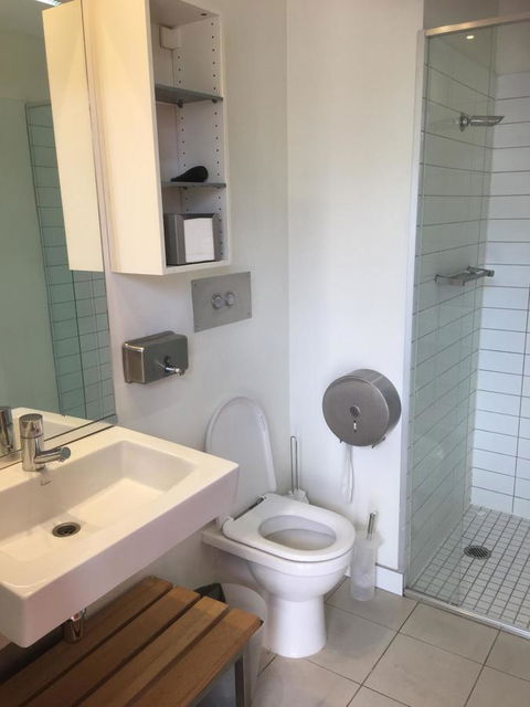 Luxury On The Water (Private Luxurious Boat) - New Castle Tourism 16