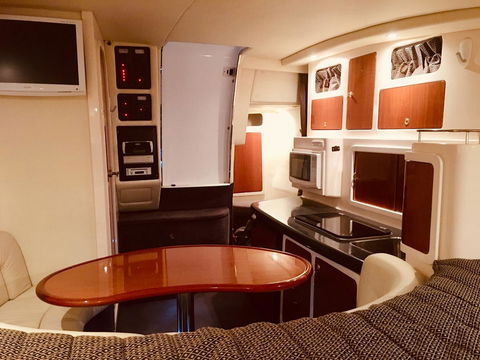 Luxury On The Water (Private Luxurious Boat) - New Castle Tourism 3