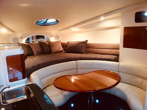 Luxury On The Water (Private Luxurious Boat) - New Castle Tourism 2