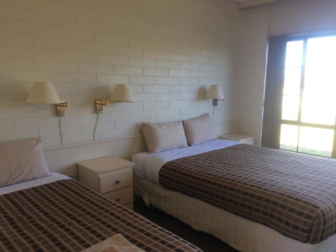 Ambassador Motor Inn - Newcastle Accommodation 10