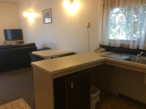 Ambassador Motor Inn - Newcastle Accommodation 6