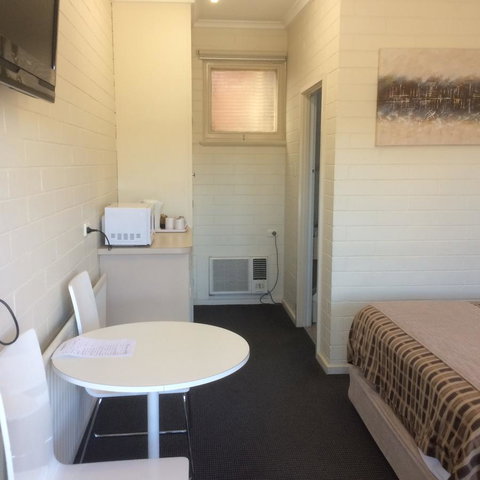 Ambassador Motor Inn - Newcastle Accommodation 21