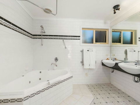 Cottages For Two - Newcastle Accommodation 2