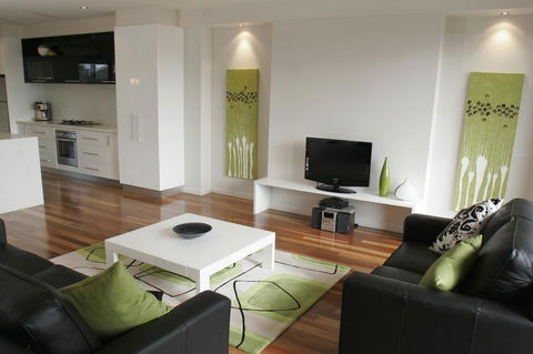 104 On Merri Apartments - New Castle Tourism 9