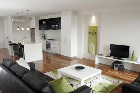 104 On Merri Apartments - New Castle Tourism 10