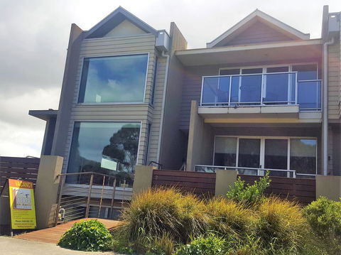 104 On Merri Apartments - New Castle Tourism 14