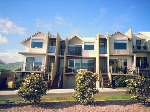 104 On Merri Apartments - New Castle Tourism 11