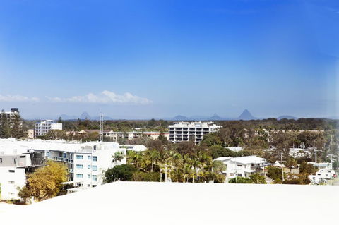 Ocean Views Resort Caloundra - New Castle Tourism 7