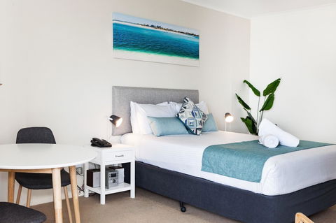 Ocean Views Resort Caloundra - New Castle Tourism 19