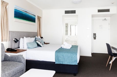 Ocean Views Resort Caloundra - New Castle Tourism 27