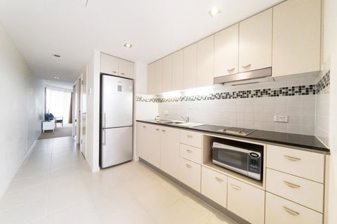 Ocean Views Resort Caloundra - New Castle Tourism 23