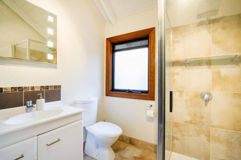 Airlie Beach Eco Cabins - Adults Only - Newcastle Accommodation 22