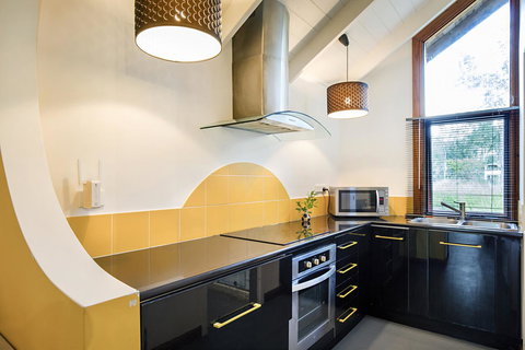 Airlie Beach Eco Cabins - Adults Only - Newcastle Accommodation 19