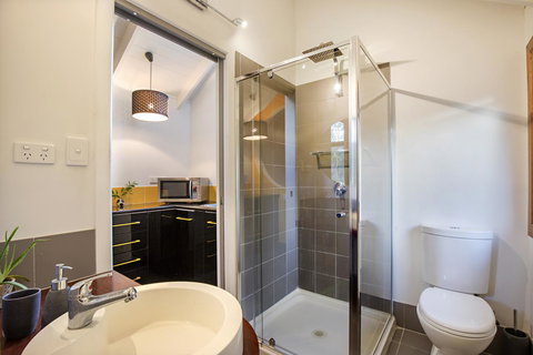 Airlie Beach Eco Cabins - Adults Only - Newcastle Accommodation 30