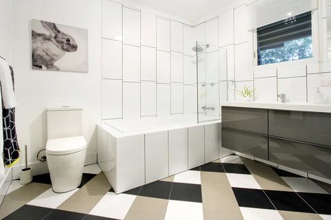 Airlie Beach Eco Cabins - Adults Only - Newcastle Accommodation 34