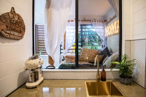 NOMAD - Luxe Apartment - New Castle Tourism 10