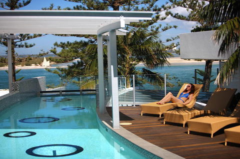 Rumba Beach Resort - New Castle Tourism 0