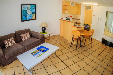 Grand Palais Boolarong Beachside Apartments - Newcastle Accommodation 15