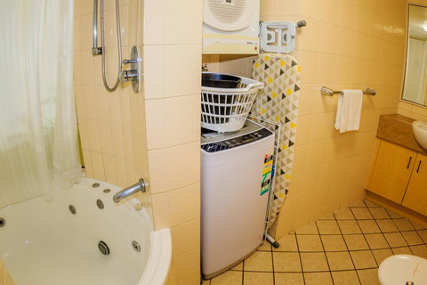 Grand Palais Boolarong Beachside Apartments - Newcastle Accommodation 37