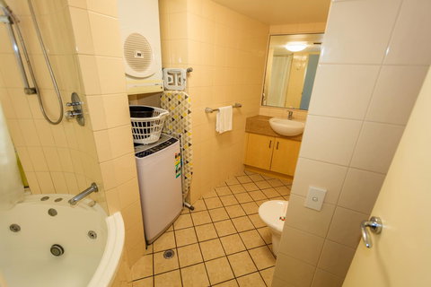 Grand Palais Boolarong Beachside Apartments - Newcastle Accommodation 12