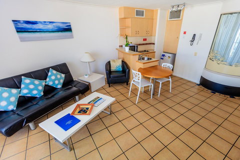 Grand Palais Boolarong Beachside Apartments - Newcastle Accommodation 14