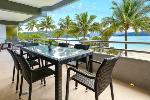 Frangipani 104 - Hamilton Island - Newcastle Accommodation 0