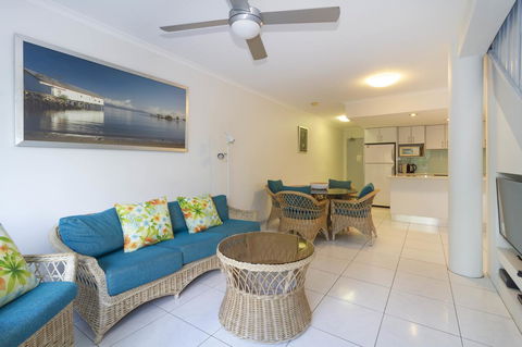 The White House Port Douglas - Newcastle Accommodation 24