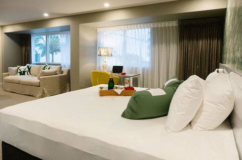 Pacific Hotel Cairns - New Castle Tourism 20