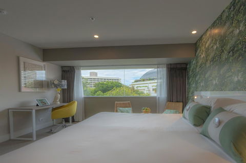 Pacific Hotel Cairns - New Castle Tourism 26