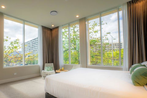 Pacific Hotel Cairns - New Castle Tourism 22