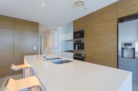 Oracle Resort Broadbeach - Gclr - New Castle Tourism 28