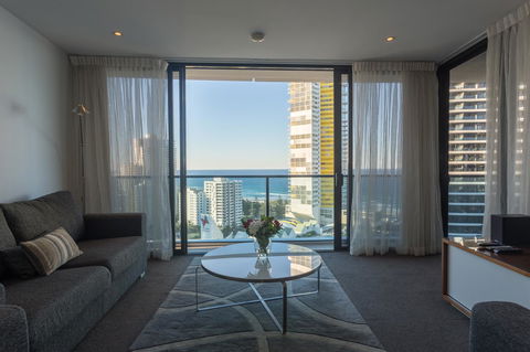 Oracle Resort Broadbeach - Gclr - New Castle Tourism 40