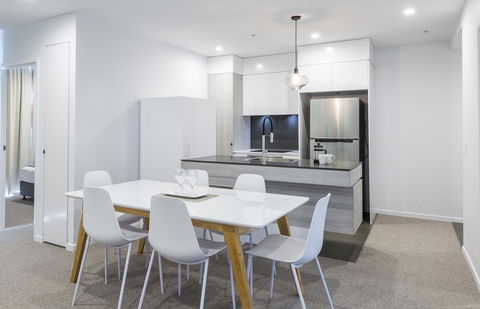 Boardwalk Burleigh Beach - Official - Newcastle Accommodation 26