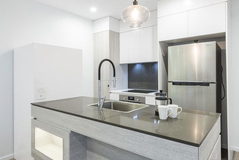 Boardwalk Burleigh Beach - Official - Newcastle Accommodation 38