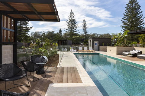 Boardwalk Burleigh Beach - Official - Newcastle Accommodation 15
