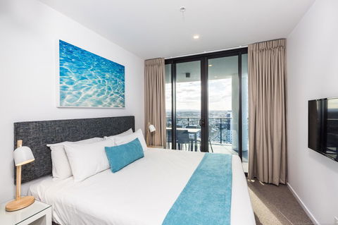 Boardwalk Burleigh Beach - Official - Newcastle Accommodation 13