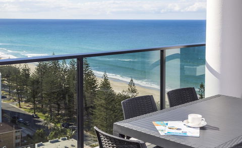 Boardwalk Burleigh Beach - Official - Newcastle Accommodation 20