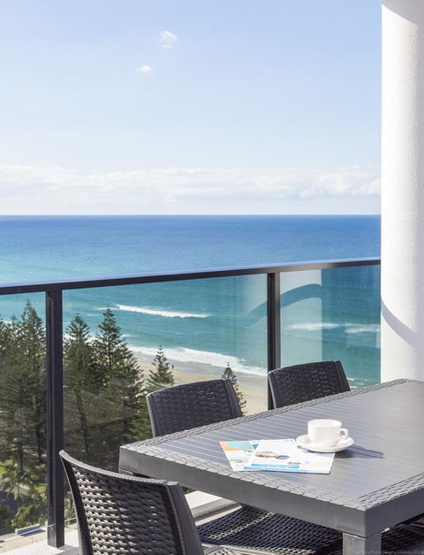 Boardwalk Burleigh Beach - Official - Newcastle Accommodation 24