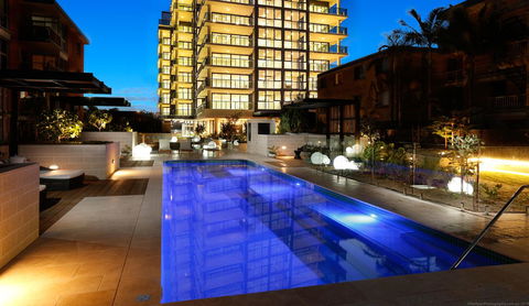 Boardwalk Burleigh Beach - Official - Newcastle Accommodation 19