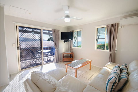 Airlie Apartments - Newcastle Accommodation 7