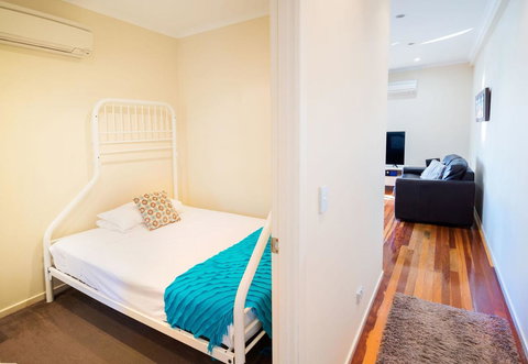 Airlie Apartments - Newcastle Accommodation 23
