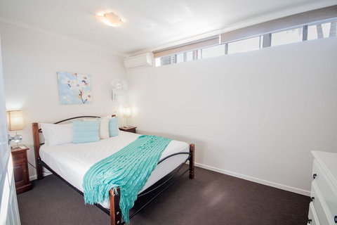 Airlie Apartments - Newcastle Accommodation 15