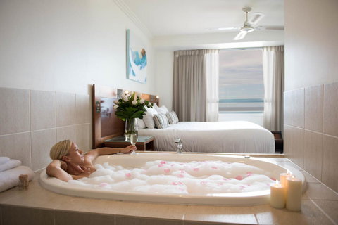 Pinnacles - Newcastle Accommodation 13