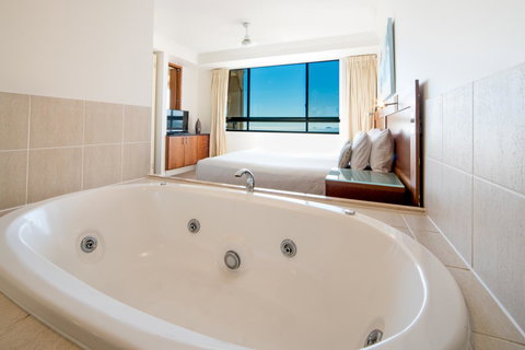 Pinnacles - Newcastle Accommodation 9