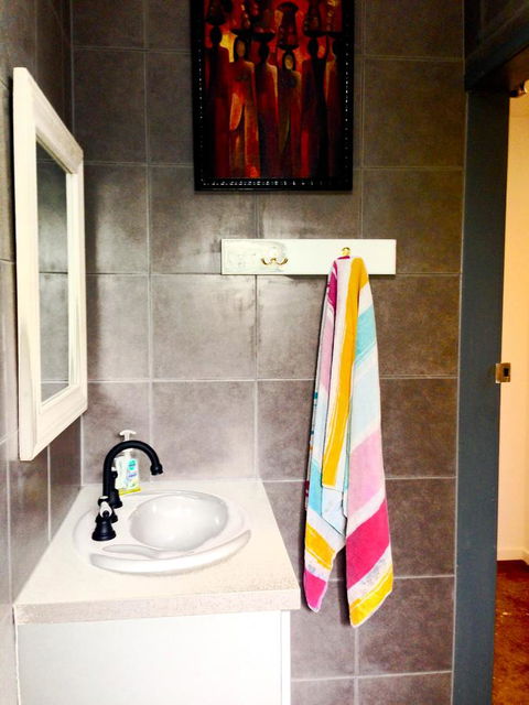 XYL Pets Friendly Seaside Boutique Guesthouse - New Castle Tourism 4
