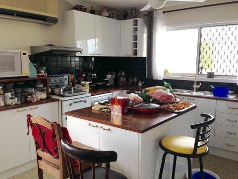 XYL Pets Friendly Seaside Boutique Guesthouse - New Castle Tourism 2