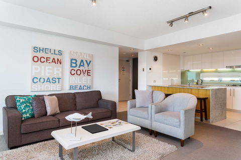 Proximity Waterfront Apartments - New Castle Tourism 32