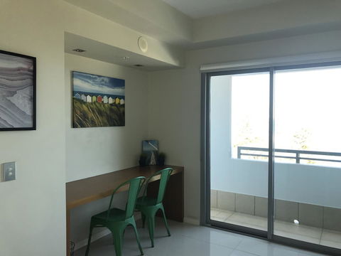 Proximity Waterfront Apartments - New Castle Tourism 18