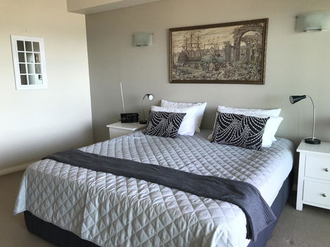 Proximity Waterfront Apartments - New Castle Tourism 19